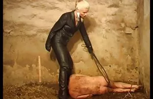Die Tochter schläft  ...